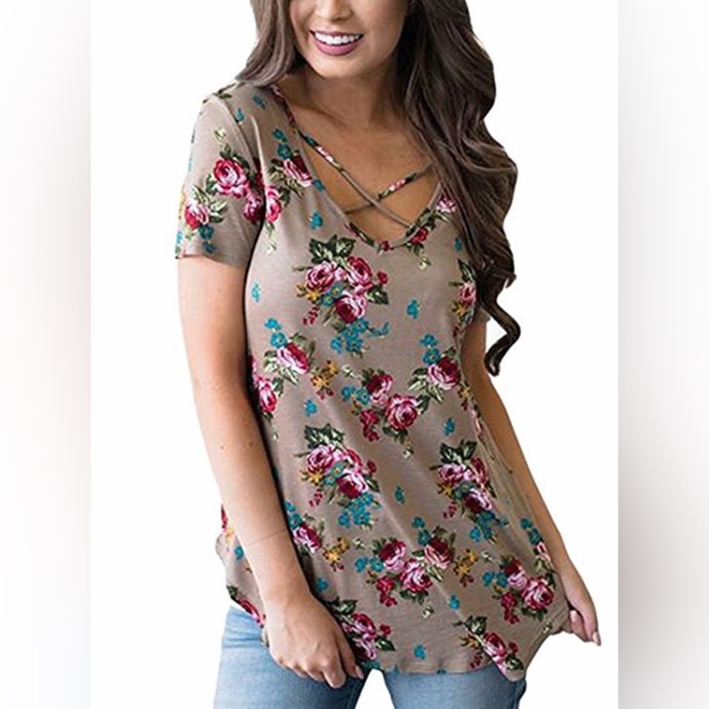 Criss cross v neck floral short sleeve top